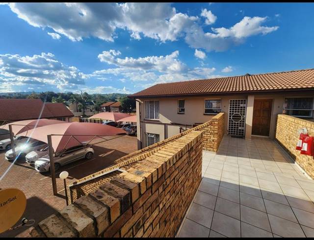 2 BEDROOM TOWNHOUSE FOR SALE IN NEW REDRUTH